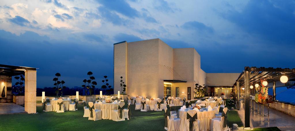 Galaxy Hotel & Spa غورغاون المظهر الخارجي الصورة