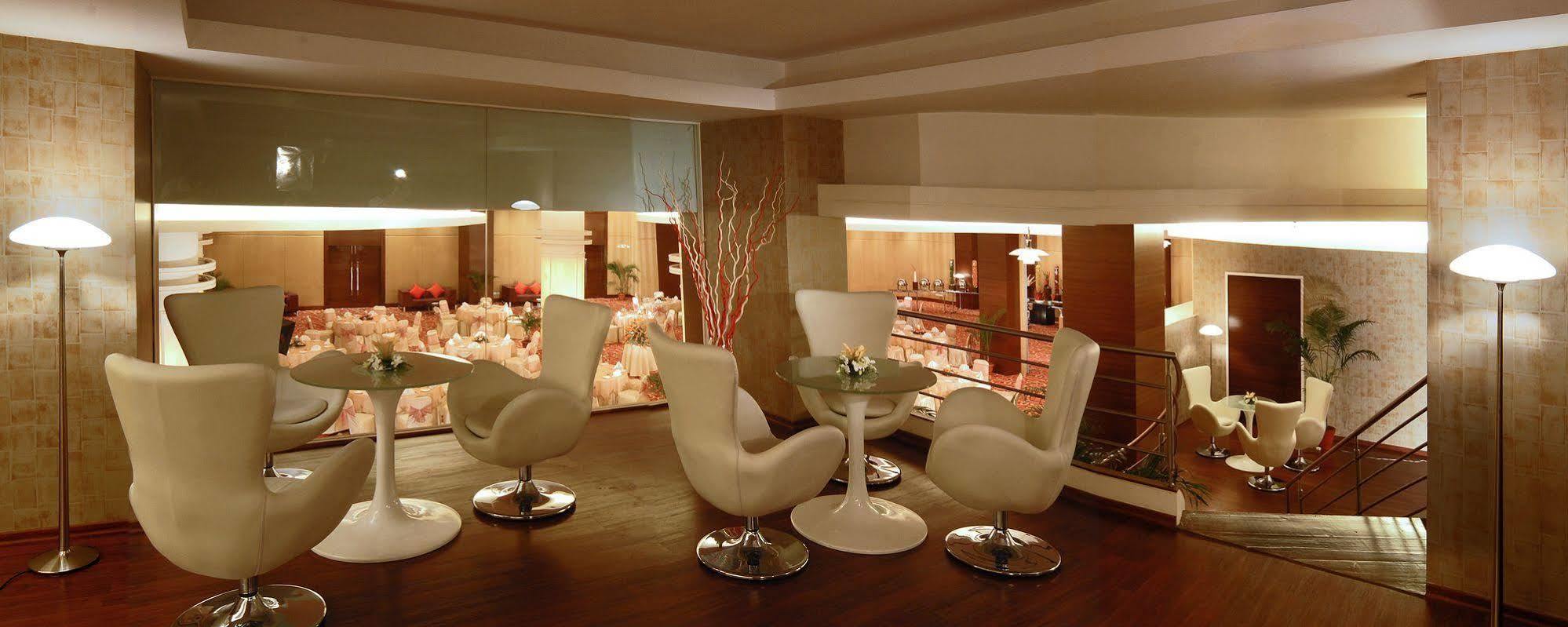Galaxy Hotel & Spa غورغاون المظهر الخارجي الصورة
