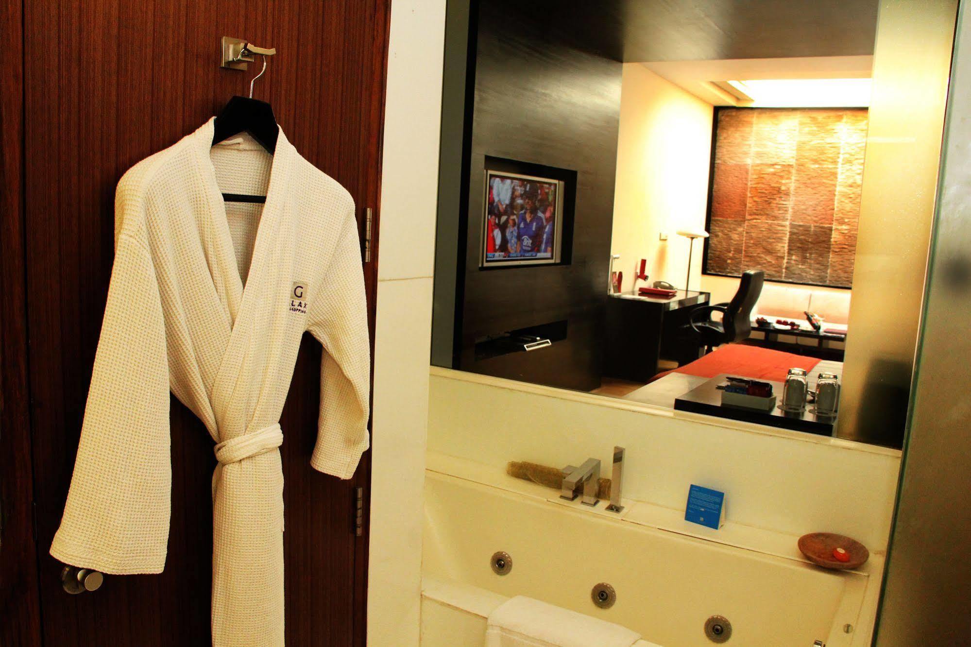 Galaxy Hotel & Spa غورغاون المظهر الخارجي الصورة