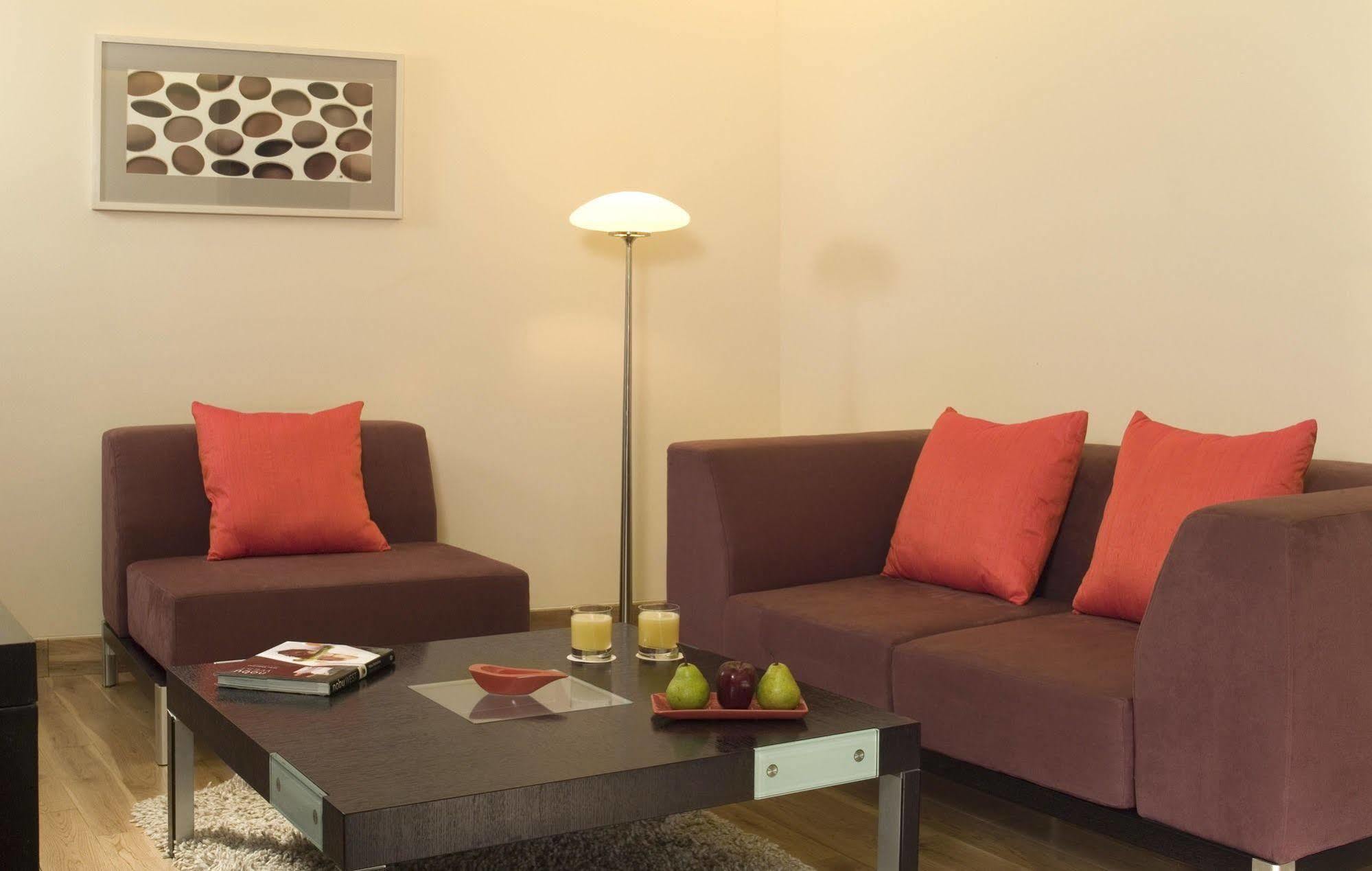 Galaxy Hotel & Spa غورغاون المظهر الخارجي الصورة