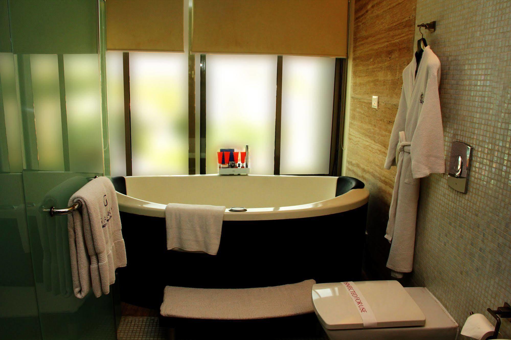 Galaxy Hotel & Spa غورغاون المظهر الخارجي الصورة