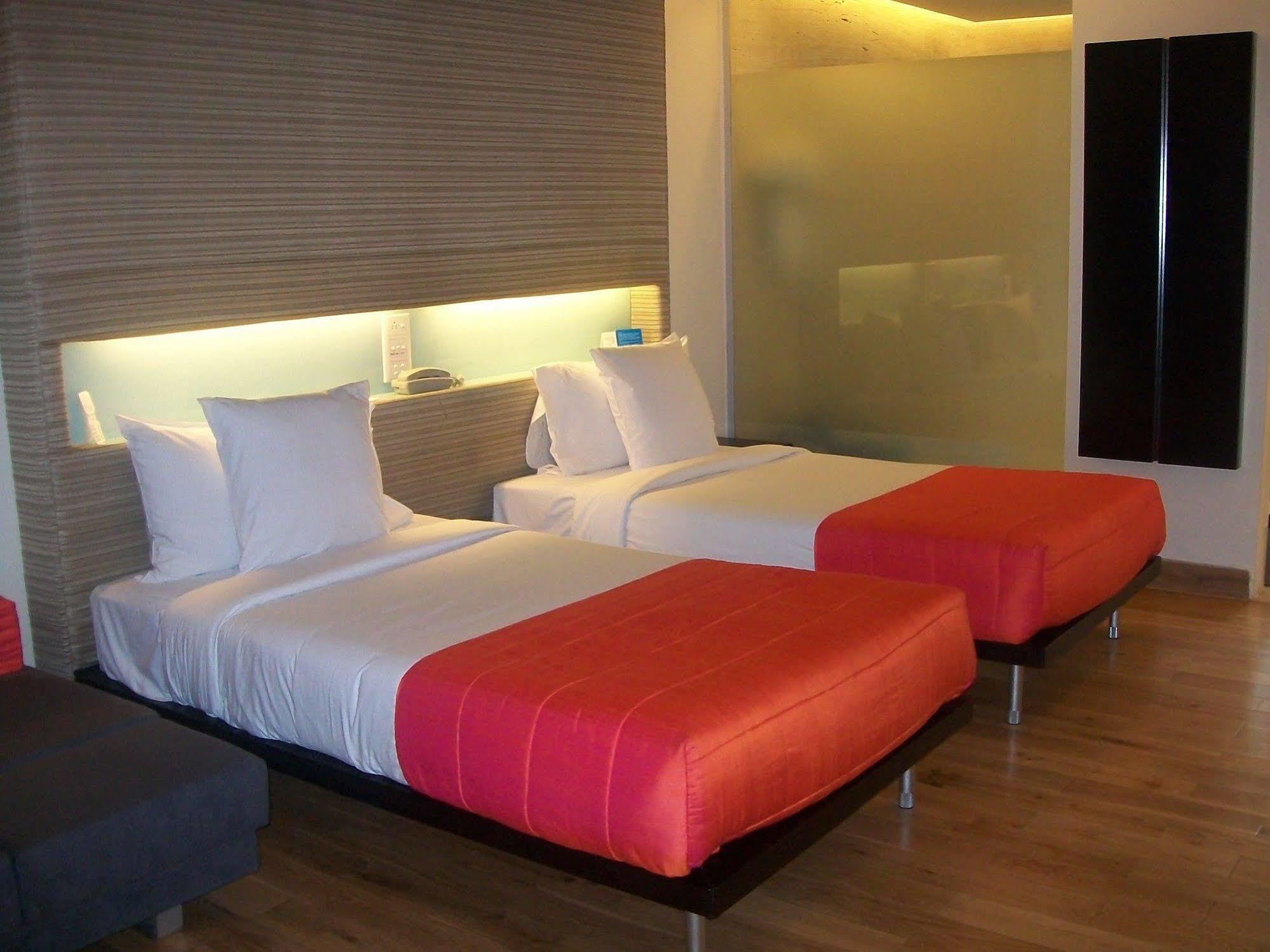 Galaxy Hotel & Spa غورغاون المظهر الخارجي الصورة