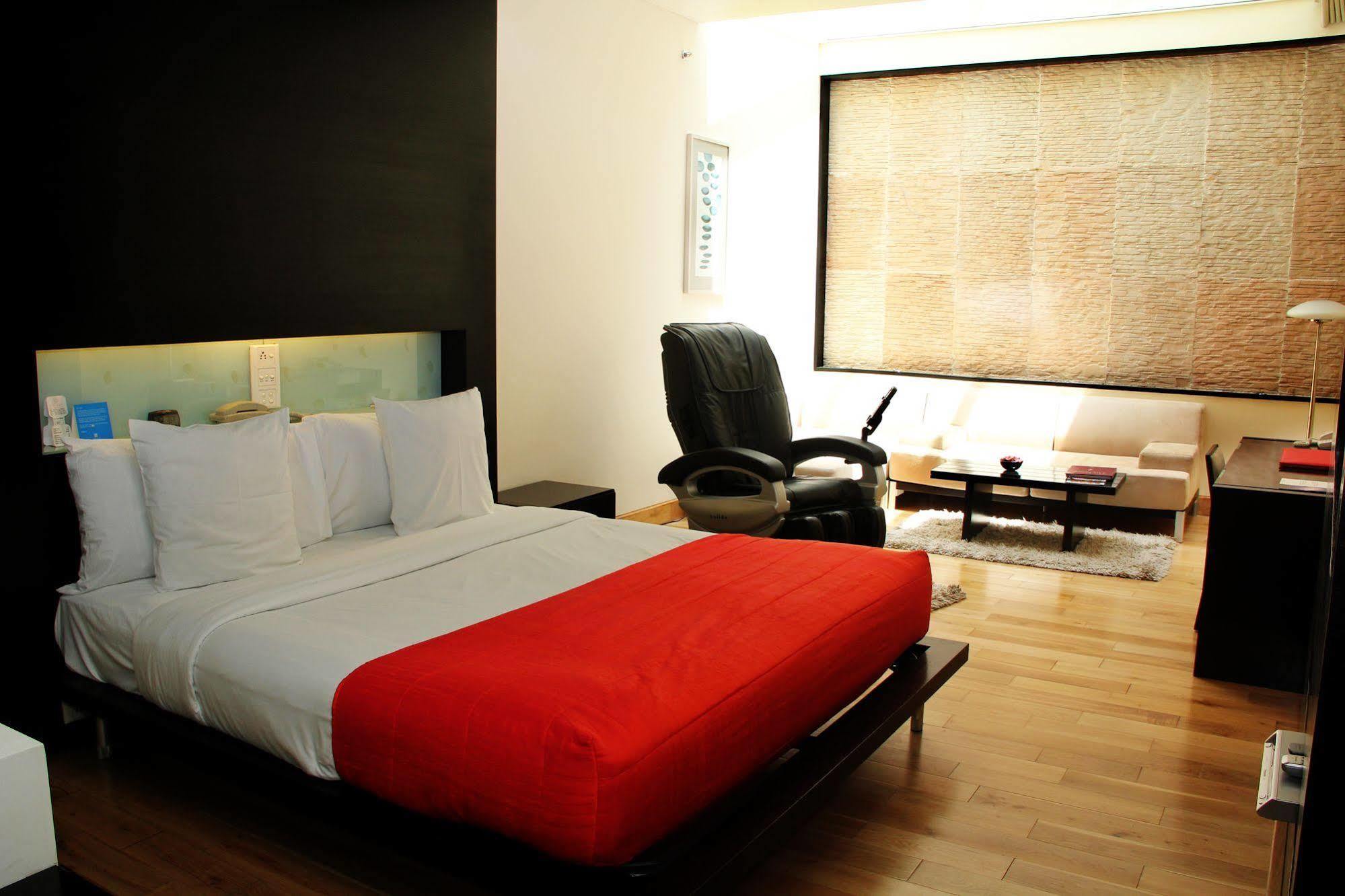 Galaxy Hotel & Spa غورغاون المظهر الخارجي الصورة